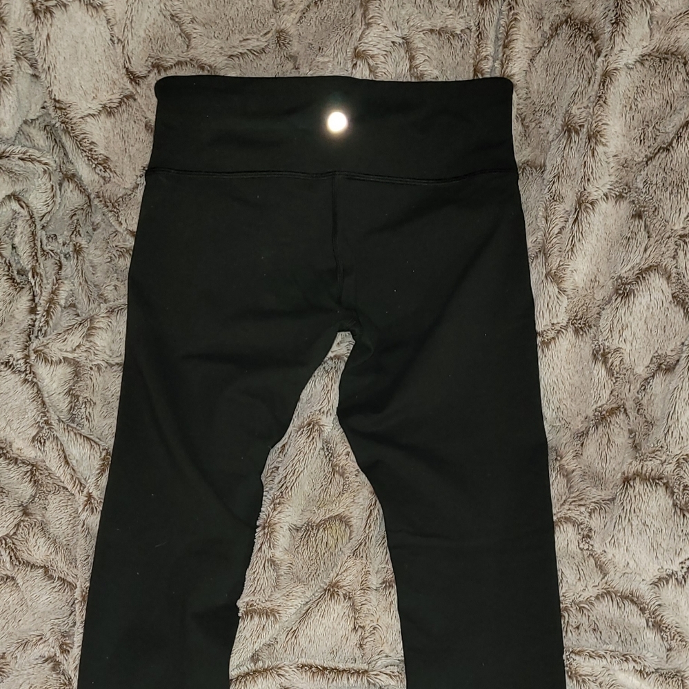 Lululemon Black WU (size 6)